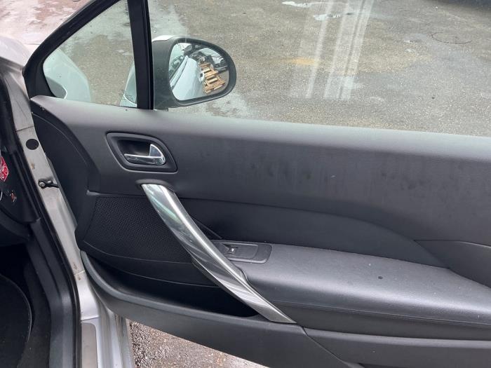 Peugeot 308 CC 1.6 16V THP 150 Sloopvoertuig (2009, Zilvergrijs, Grijs)