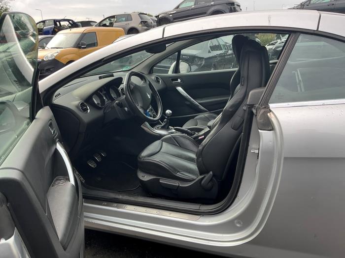 Peugeot 308 CC 1.6 16V THP 150 Sloopvoertuig (2009, Zilvergrijs, Grijs)