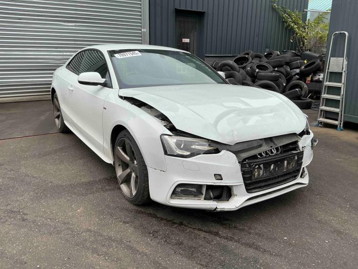 Audi A5 2.0 TDI 16V Sloopvoertuig (2015, Metallic, Wit)