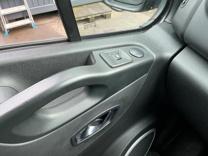 Opel Vivaro 1.6 CDTi BiTurbo Sloopvoertuig (2018, Blauw)