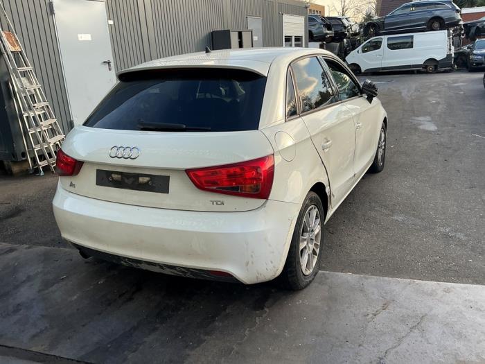 Audi A1 Sportback 1.6 TDI 16V Skrotfordon (2013, WIT)