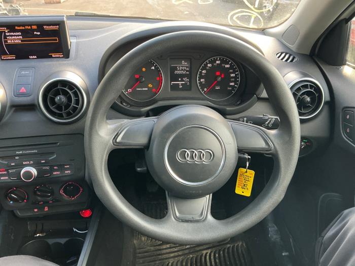 Audi A1 Sportback 1.6 TDI 16V Skrotfordon (2013, WIT)
