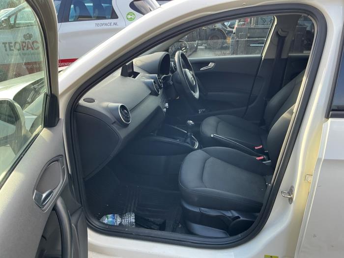 Audi A1 Sportback 1.6 TDI 16V Skrotfordon (2013, WIT)