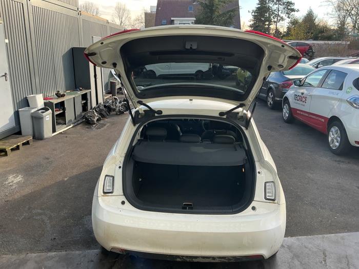 Audi A1 Sportback 1.6 TDI 16V Skrotfordon (2013, WIT)