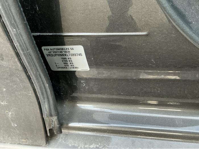 Peugeot 208 II 1.2 Vti 12V PureTech 100 Sloopvoertuig (2020, Donker, Zilvergrijs, Muisgrijs)