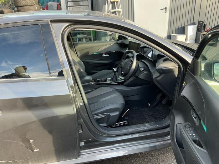 Peugeot 208 II 1.2 Vti 12V PureTech 100 Sloopvoertuig (2020, Donker, Zilvergrijs, Muisgrijs)