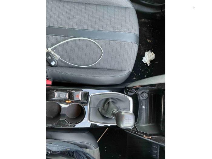 Peugeot 208 II 1.2 Vti 12V PureTech 100 Sloopvoertuig (2020, Donker, Zilvergrijs, Muisgrijs)