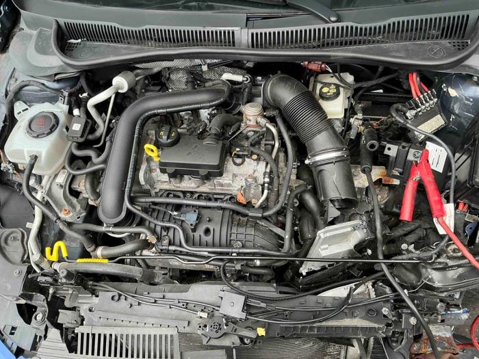 Volkswagen Polo VI 1.0 TSI 12V Sloopvoertuig (2021, Donker, Blauw)