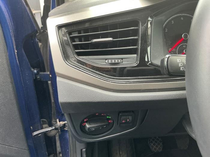 Volkswagen Polo VI 1.0 TSI 12V Sloopvoertuig (2021, Donker, Blauw)