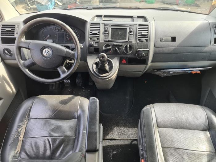 Volkswagen Transporter T5 2.5 TDi 4Motion Skrotfordon (2008, BLAUW)