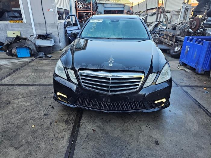Mercedes E E-250 CDI 16V BlueEfficiency,BlueTec Samochód złomowany (2012, Metalik, Czarny)