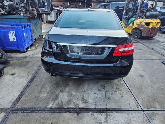 Mercedes E E-250 CDI 16V BlueEfficiency,BlueTec Samochód złomowany (2012, Metalik, Czarny)