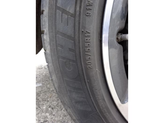 BMW 2 serie Gran Tourer 218i 1.5 TwinPower Turbo 12V Skrotfordon (2017, GRIJS)