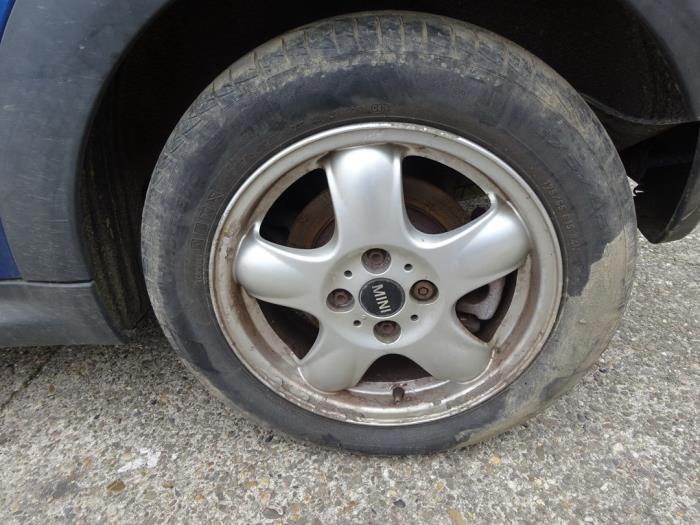 Mini Mini 1.6 16V Cooper Skrotfordon (2008, BLAUW)