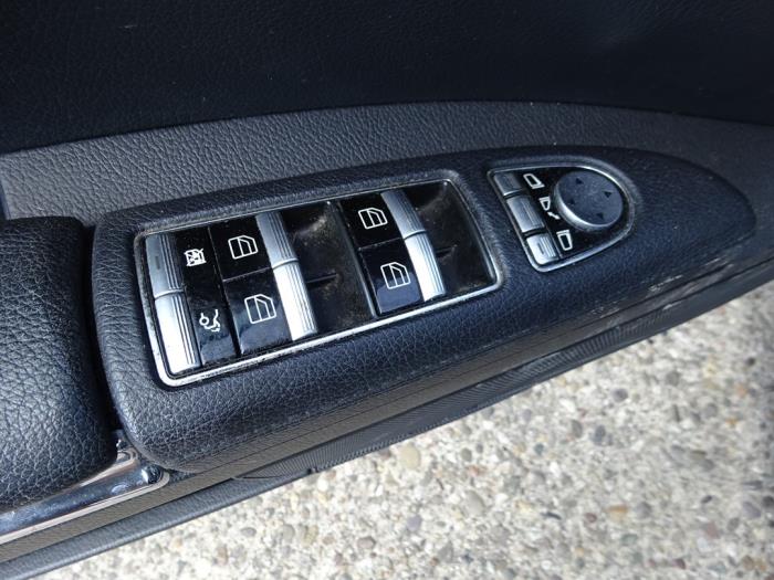 Mercedes S 3.0 S-350 BlueTec 24V 4-Matic Sloopvoertuig (2012, Zwart)