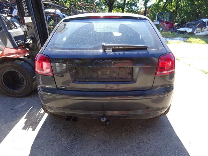 Audi A3 2.0 16V FSI Sloopvoertuig (2004, Zwart)