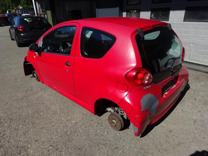 Toyota Aygo 1.0 12V VVT-i Sloopvoertuig (2007, Rood)