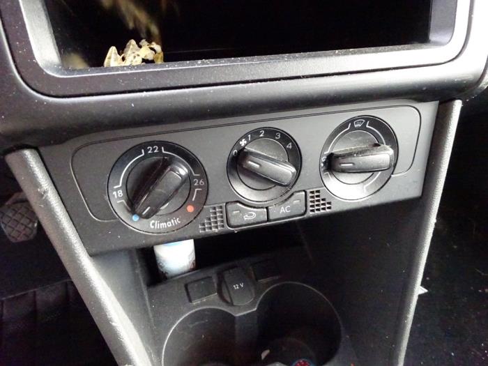 Volkswagen Polo V 1.6 TDI 16V 75 Skrotfordon (2010, GRIJS)