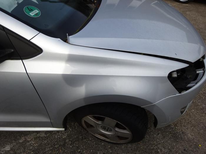 Volkswagen Polo V 1.6 TDI 16V 75 Skrotfordon (2010, GRIJS)