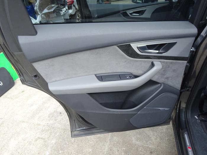 Audi Q7 3.0 TDI V6 24V e-tron plug-in hybrid Skrotfordon (2017, GRIJS)