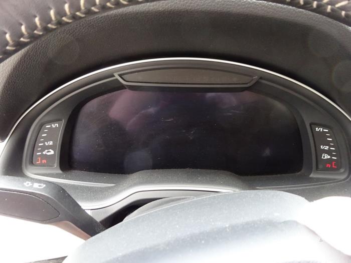 Audi Q7 3.0 TDI V6 24V e-tron plug-in hybrid Skrotfordon (2017, GRIJS)