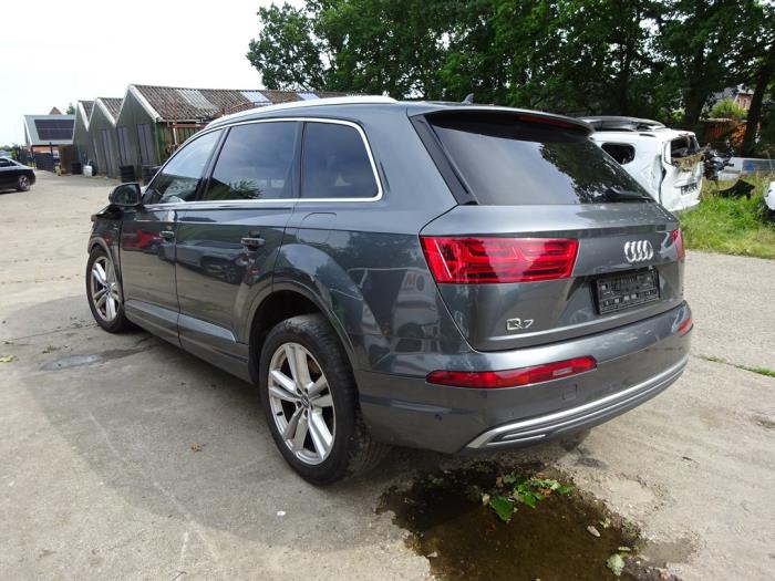 Audi Q7 3.0 TDI V6 24V e-tron plug-in hybrid Skrotfordon (2017, GRIJS)