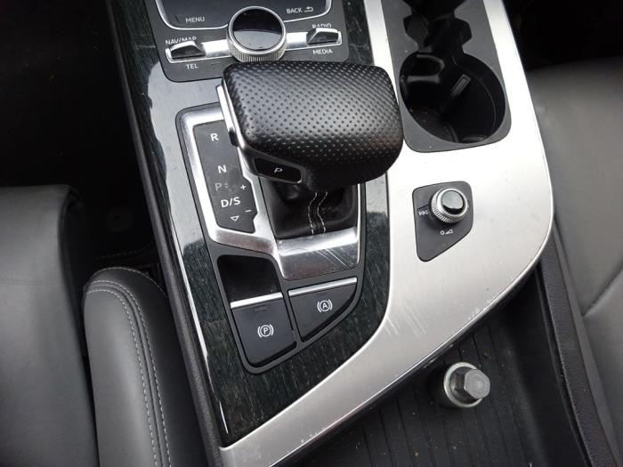 Audi Q7 3.0 TDI V6 24V e-tron plug-in hybrid Skrotfordon (2017, GRIJS)