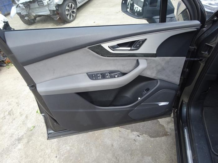 Audi Q7 3.0 TDI V6 24V e-tron plug-in hybrid Skrotfordon (2017, GRIJS)