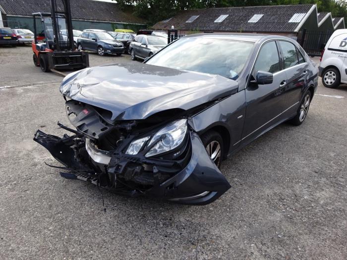 Mercedes E E-200 CDI 16V BlueEfficiency,BlueTEC Sloopvoertuig (2011, Grijs)