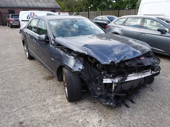 Mercedes E E-200 CDI 16V BlueEfficiency,BlueTEC Sloopvoertuig (2011, Grijs)