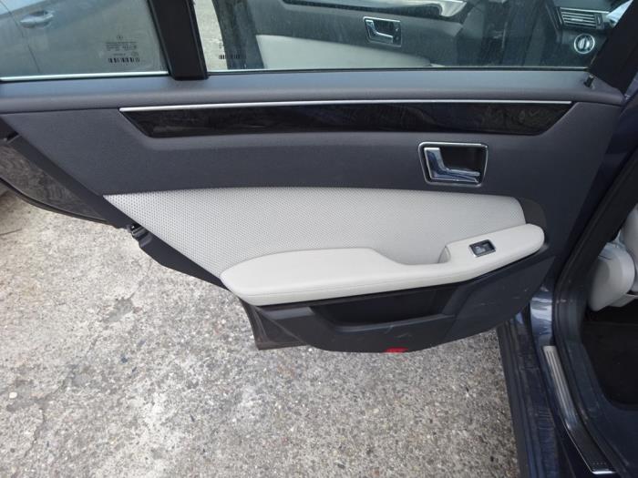 Mercedes E E-200 CDI 16V BlueEfficiency,BlueTEC Sloopvoertuig (2011, Grijs)