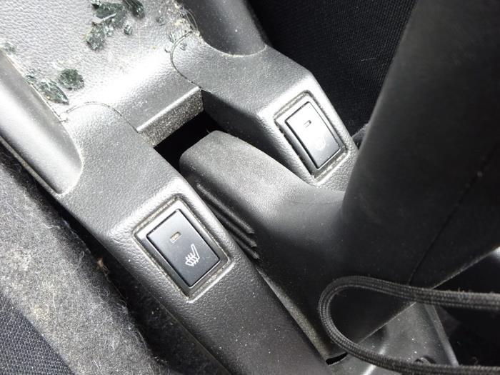 Suzuki Swift 1.2 Dual Jet 16V Allgrip Samochód złomowany (2019, Bialy)