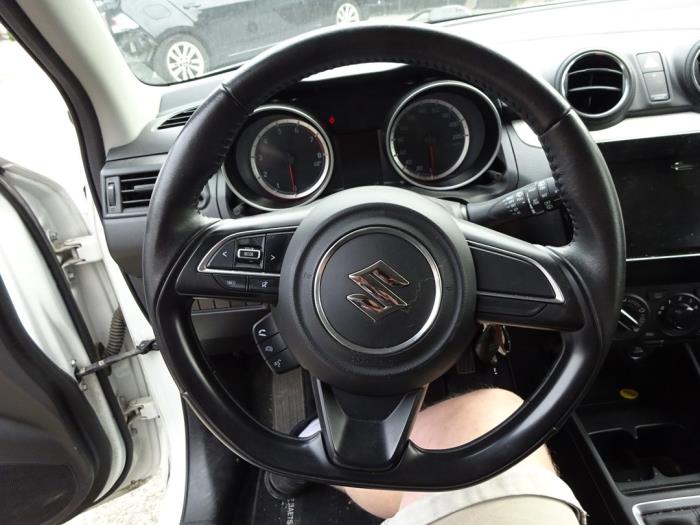 Suzuki Swift 1.2 Dual Jet 16V Allgrip Samochód złomowany (2019, Bialy)