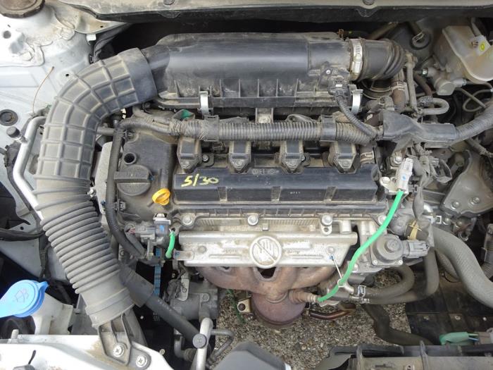 Suzuki Swift 1.2 Dual Jet 16V Allgrip Samochód złomowany (2019, Bialy)