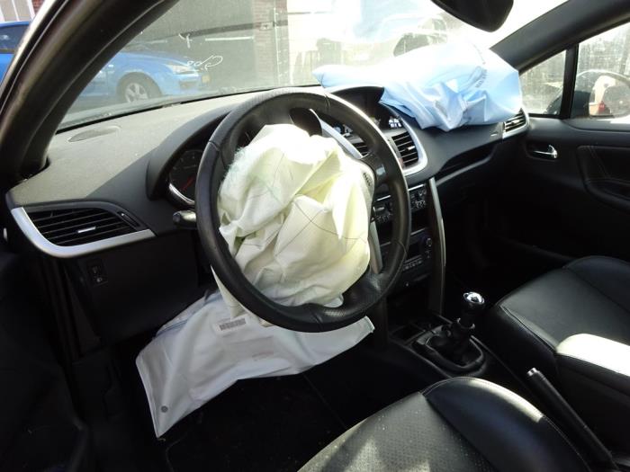 Peugeot 207 CC 1.6 16V Sloopvoertuig (2011, Zwart)