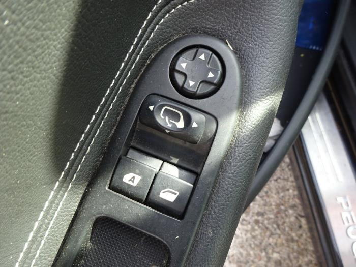 Peugeot 207 CC 1.6 16V Sloopvoertuig (2011, Zwart)