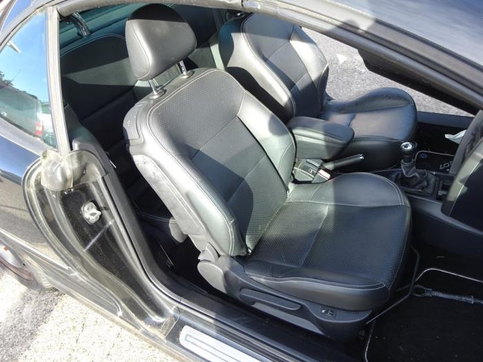 Peugeot 207 CC 1.6 16V Sloopvoertuig (2011, Zwart)