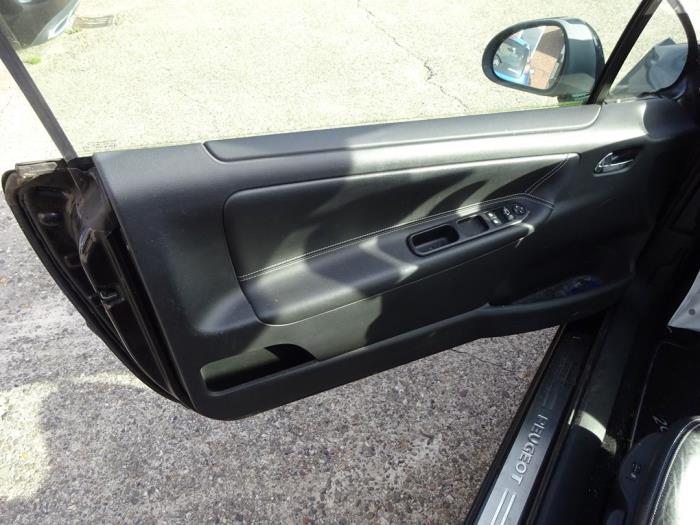 Peugeot 207 CC 1.6 16V Sloopvoertuig (2011, Zwart)