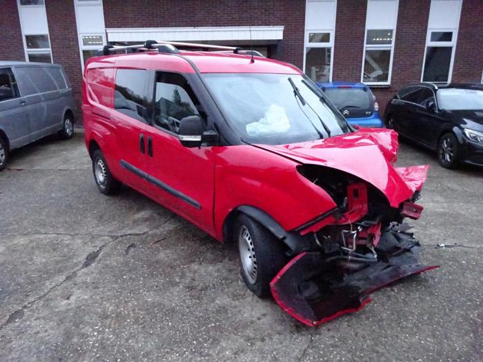 Opel Combo 1.3 CDTI 16V ecoFlex Skrotfordon (2013, ROOD)