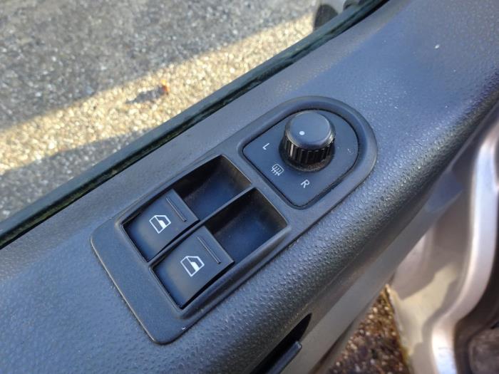 Volkswagen Transporter T5 2.5 TDi Skrotfordon (2008, GRIJS)