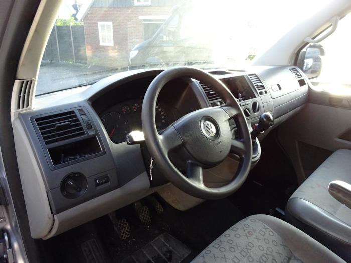 Volkswagen Transporter T5 2.5 TDi Skrotfordon (2008, GRIJS)