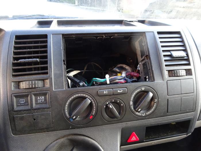 Volkswagen Transporter T5 2.5 TDi Skrotfordon (2008, GRIJS)