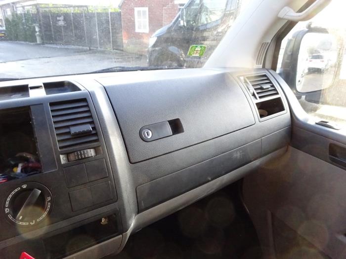 Volkswagen Transporter T5 2.5 TDi Skrotfordon (2008, GRIJS)