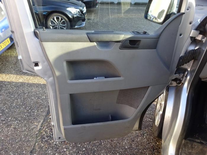 Volkswagen Transporter T5 2.5 TDi Skrotfordon (2008, GRIJS)