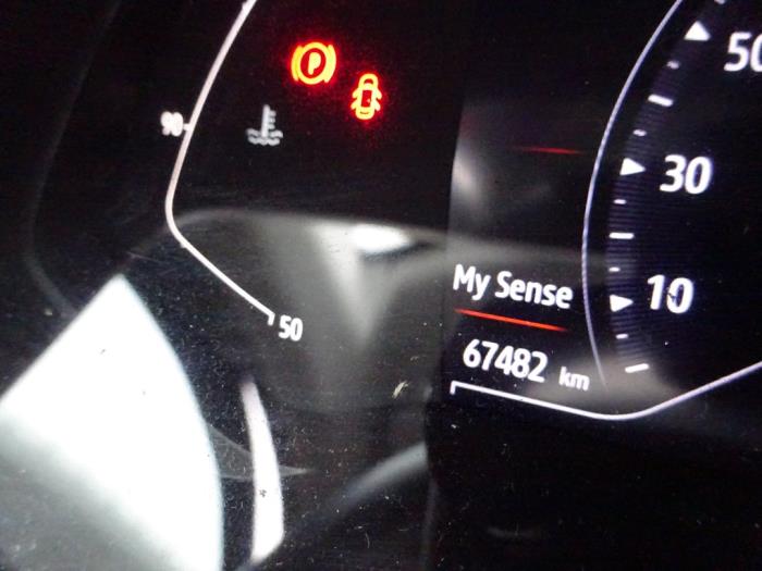 Renault Captur II 1.3 TCE 130 16V Skrotfordon (2020, GRIJS)