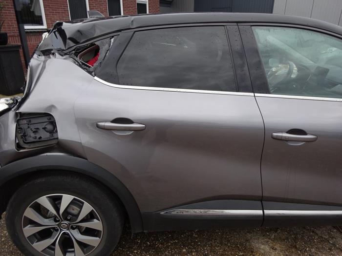 Renault Captur II 1.3 TCE 130 16V Skrotfordon (2020, GRIJS)