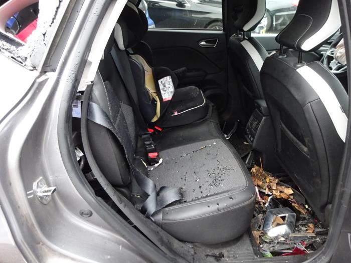 Renault Captur II 1.3 TCE 130 16V Skrotfordon (2020, GRIJS)