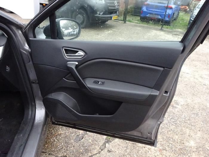 Renault Captur II 1.3 TCE 130 16V Skrotfordon (2020, GRIJS)