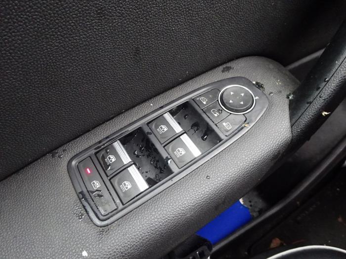 Renault Captur II 1.3 TCE 130 16V Skrotfordon (2020, GRIJS)