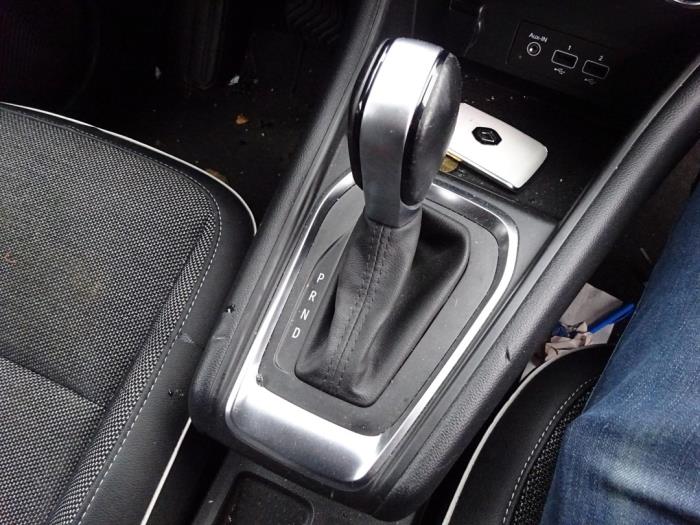 Renault Captur II 1.3 TCE 130 16V Skrotfordon (2020, GRIJS)